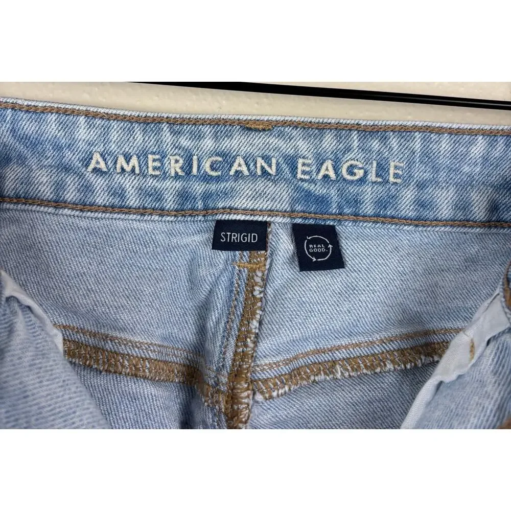 American Eagle Strigid Mom Jeans Women's Size 2 in Blue Breeze